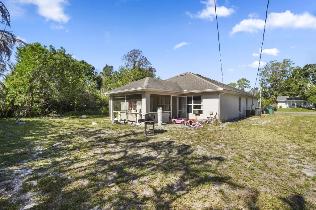 609 NW Cardinal Drive Port St Lucie FL 34983