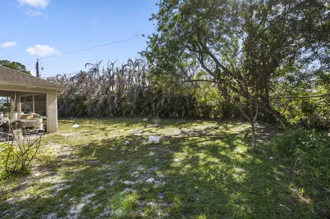 609 NW Cardinal Drive Port St Lucie FL 34983