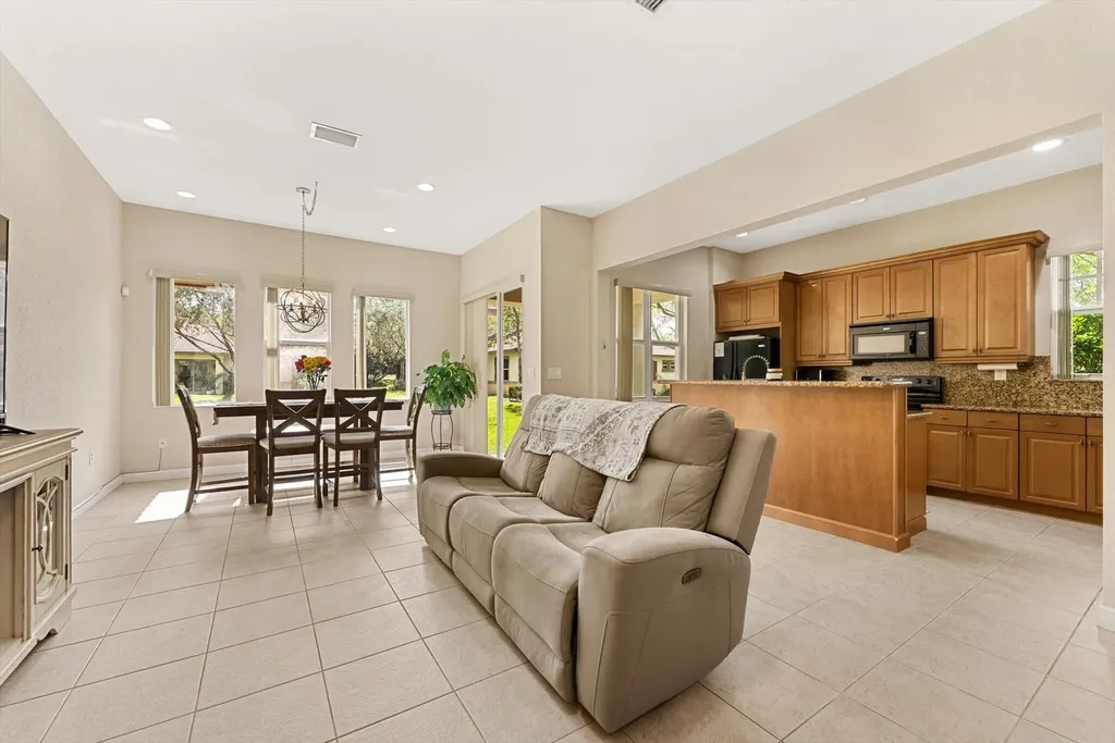 6013 NW 118th Drive Coral Springs FL 33076