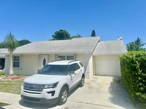 5447 Twin Oakes Road Greenacres FL 33463
