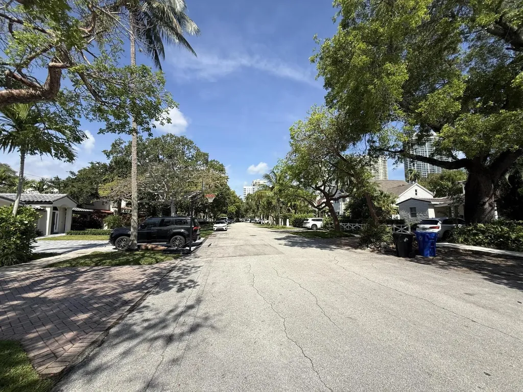 804 SE 5th Court Fort Lauderdale FL 33301