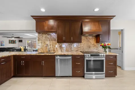 1500 SE 24th Avenue Pompano Beach FL 33062