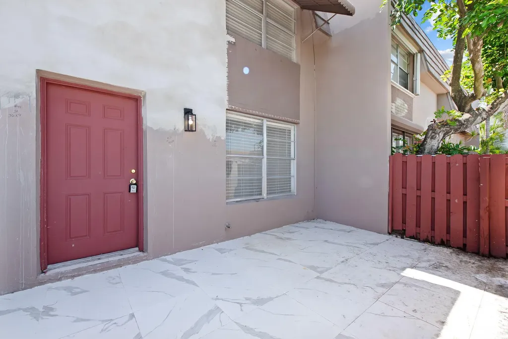 3770 SW 59th Terrace Davie FL 33314