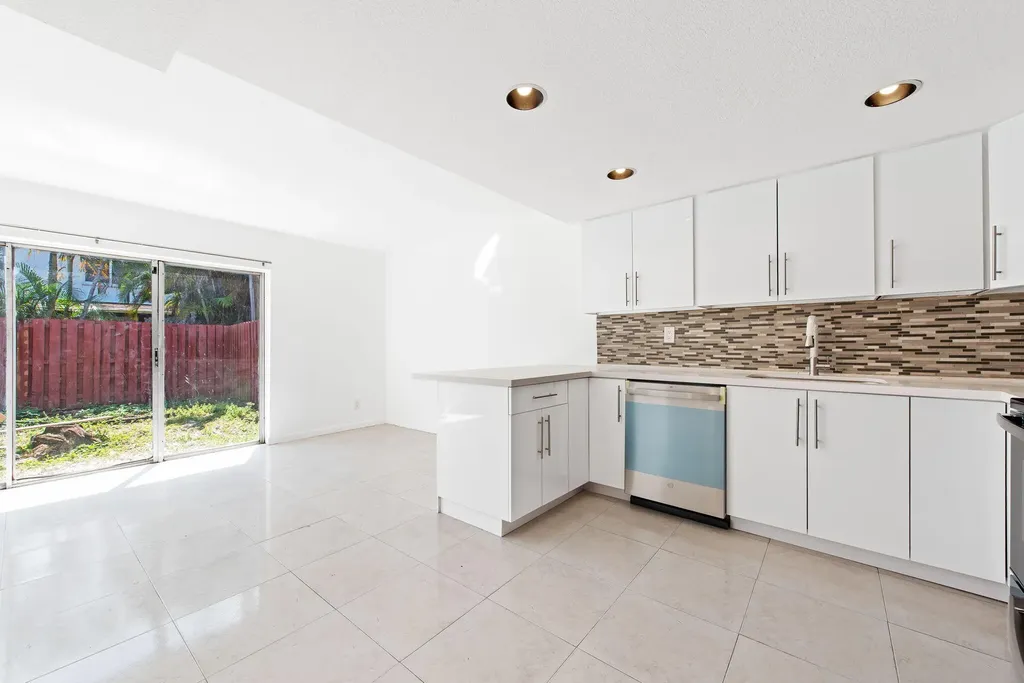 3770 SW 59th Terrace Davie FL 33314