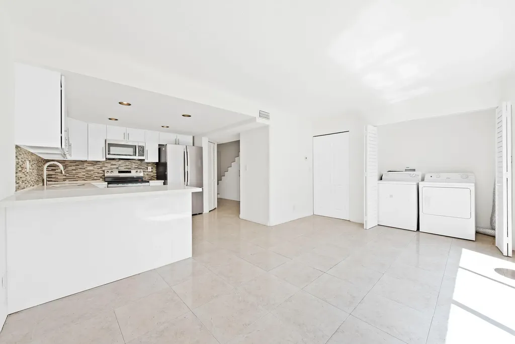 3770 SW 59th Terrace Davie FL 33314