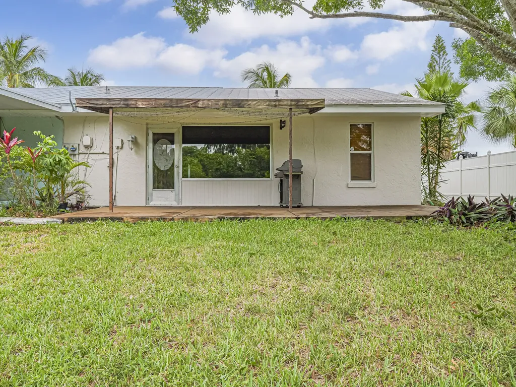 1873 Robalo Drive Vero Beach FL 32960