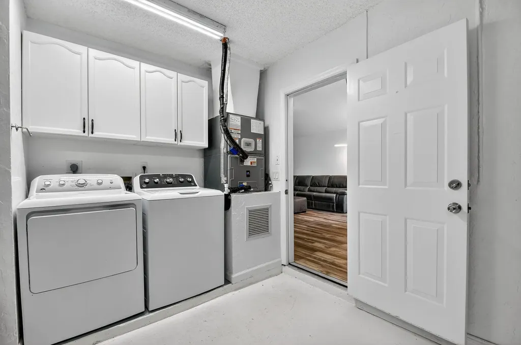 1891 Oak Berry Circle Wellington FL 33414