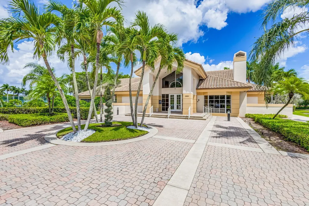 1891 Oak Berry Circle Wellington FL 33414