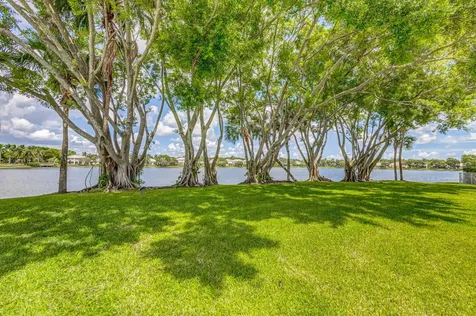 1891 Oak Berry Circle Wellington FL 33414