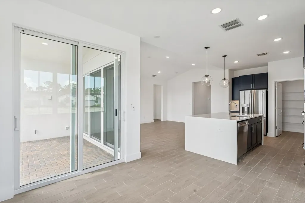 10128 NW Field Flower Trail Port St Lucie FL 34987