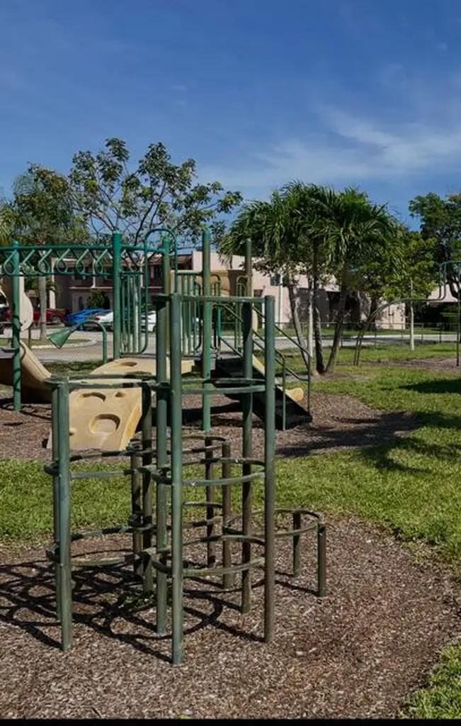 54 N Matador Lane Davie FL 33324