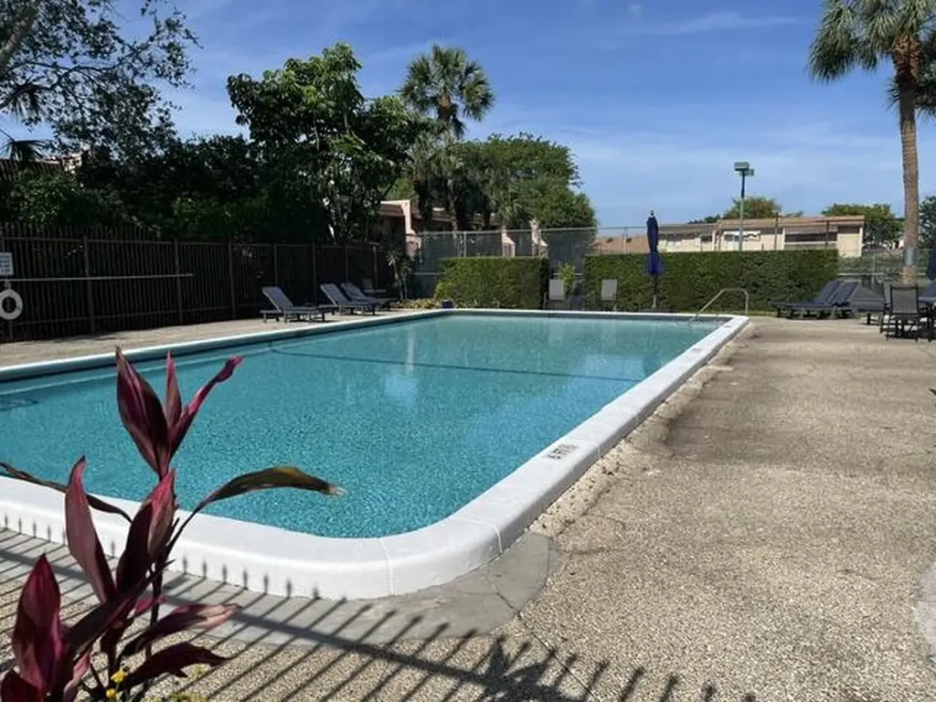 54 N Matador Lane Davie FL 33324