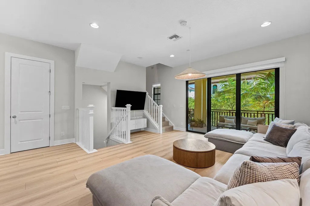 5251 Beckman Terrace Palm Beach Gardens FL 33418
