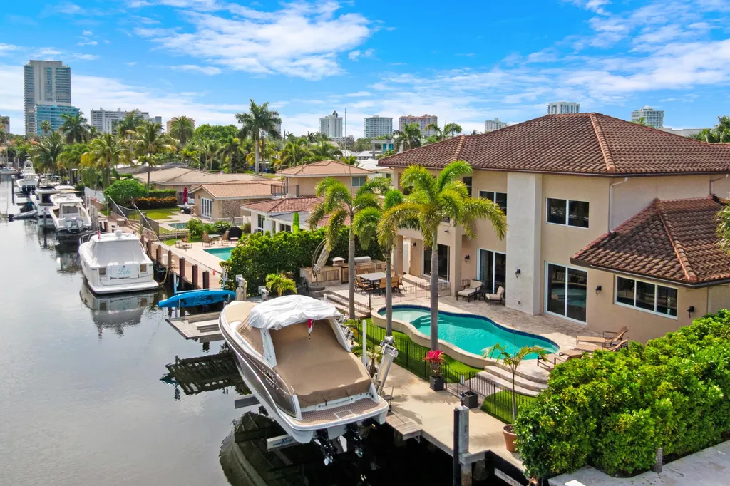 2461 SE 10th Street Pompano Beach FL 33062