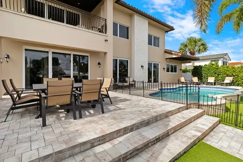 2461 SE 10th Street Pompano Beach FL 33062
