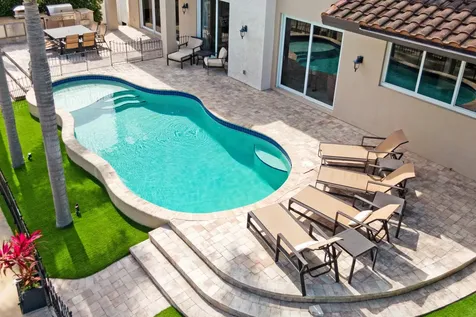2461 SE 10th Street Pompano Beach FL 33062