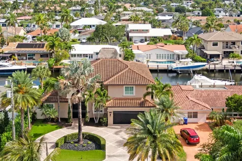 2461 SE 10th Street Pompano Beach FL 33062