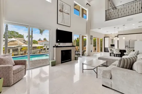 2461 SE 10th Street Pompano Beach FL 33062