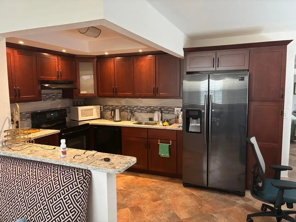 283 Saxony F Delray Beach FL 33446