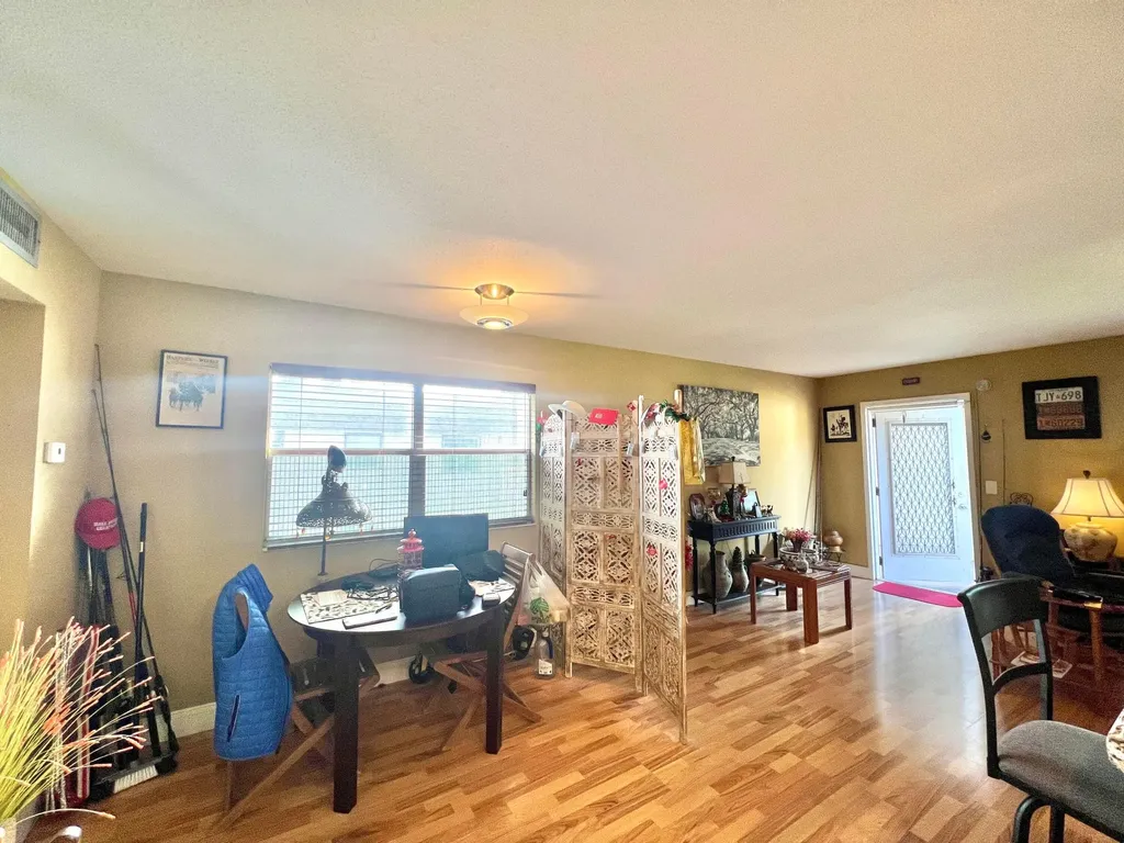 283 Saxony F Delray Beach FL 33446
