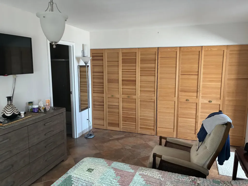 283 Saxony F Delray Beach FL 33446