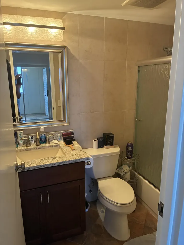 283 Saxony F Delray Beach FL 33446