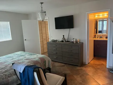 283 Saxony F Delray Beach FL 33446