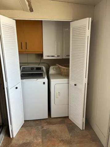 283 Saxony F Delray Beach FL 33446