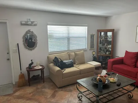 283 Saxony F Delray Beach FL 33446