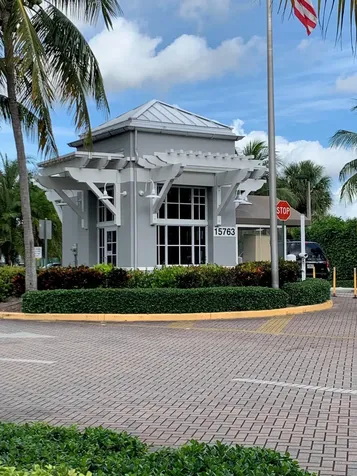 283 Saxony F Delray Beach FL 33446