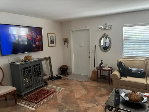 283 Saxony F Delray Beach FL 33446