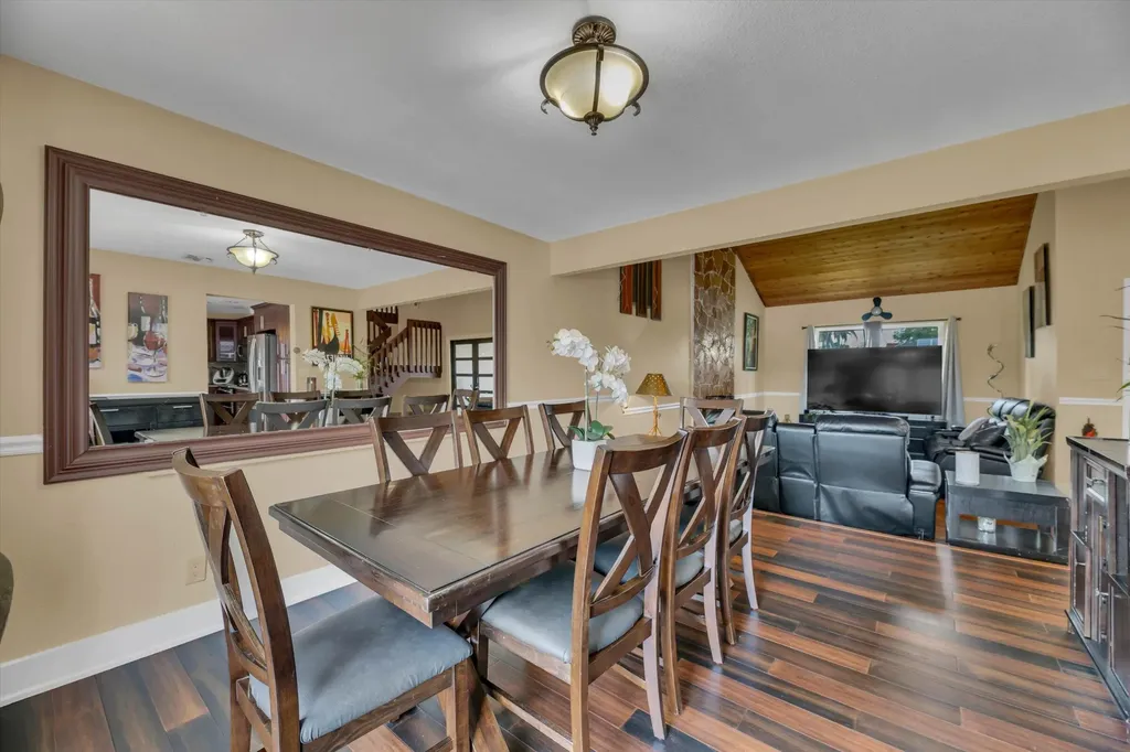 621 SW 98th Terrace Pembroke Pines FL 33025