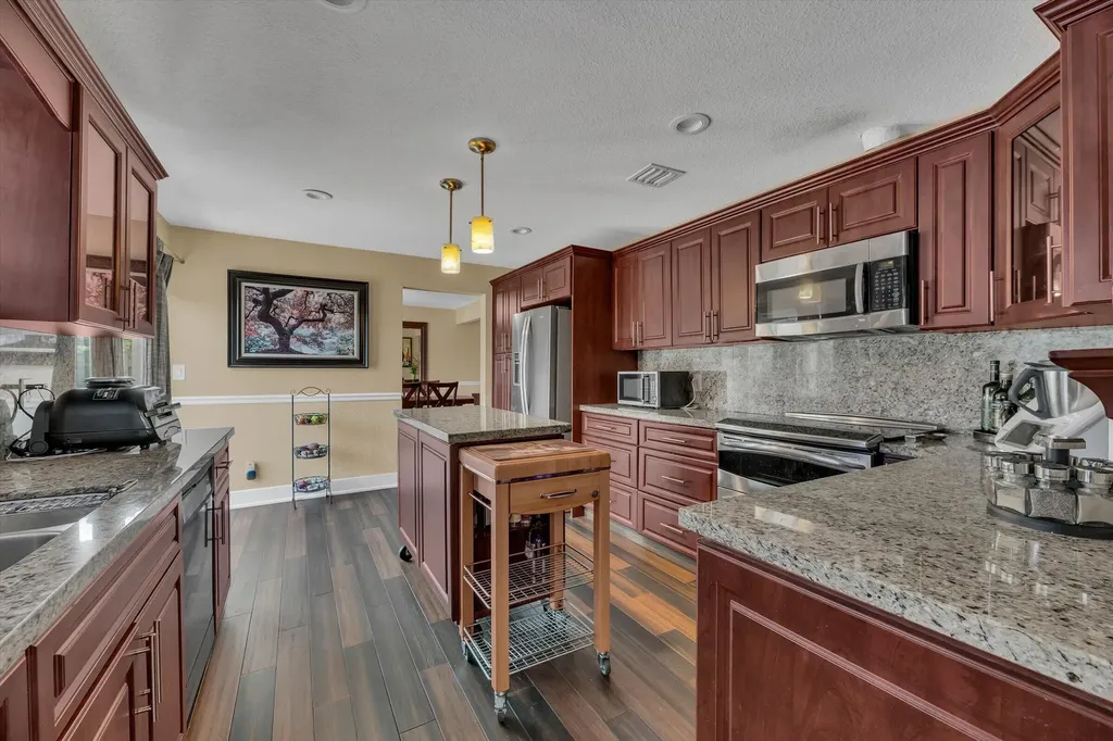 621 SW 98th Terrace Pembroke Pines FL 33025