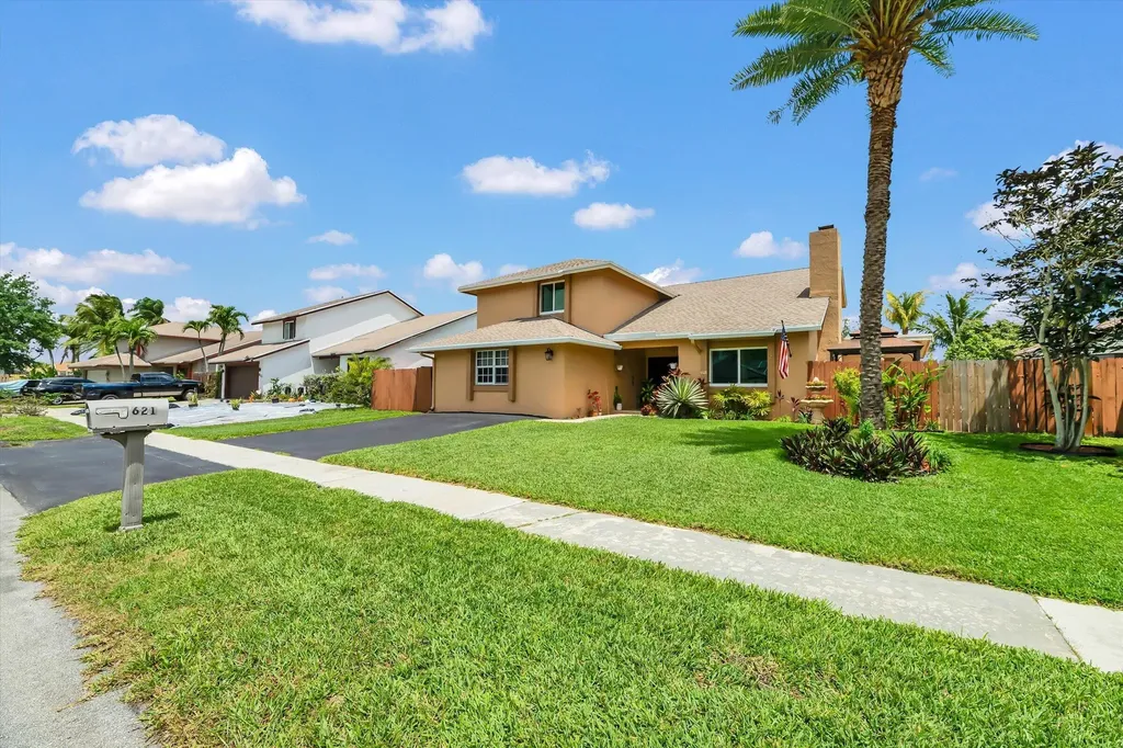 621 SW 98th Terrace Pembroke Pines FL 33025
