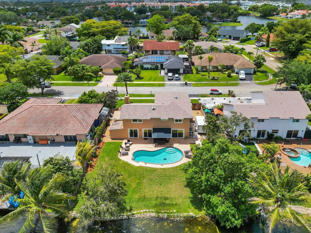 621 SW 98th Terrace Pembroke Pines FL 33025