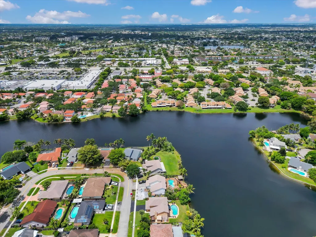 621 SW 98th Terrace Pembroke Pines FL 33025