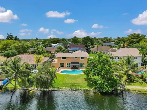 621 SW 98th Terrace Pembroke Pines FL 33025