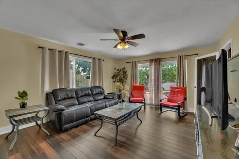 621 SW 98th Terrace Pembroke Pines FL 33025