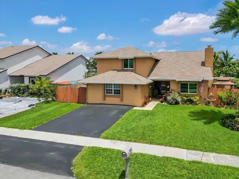 621 SW 98th Terrace Pembroke Pines FL 33025