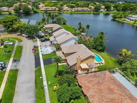 621 SW 98th Terrace Pembroke Pines FL 33025