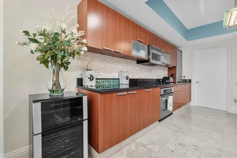 2650 Lake Shore Drive Riviera Beach FL 33404