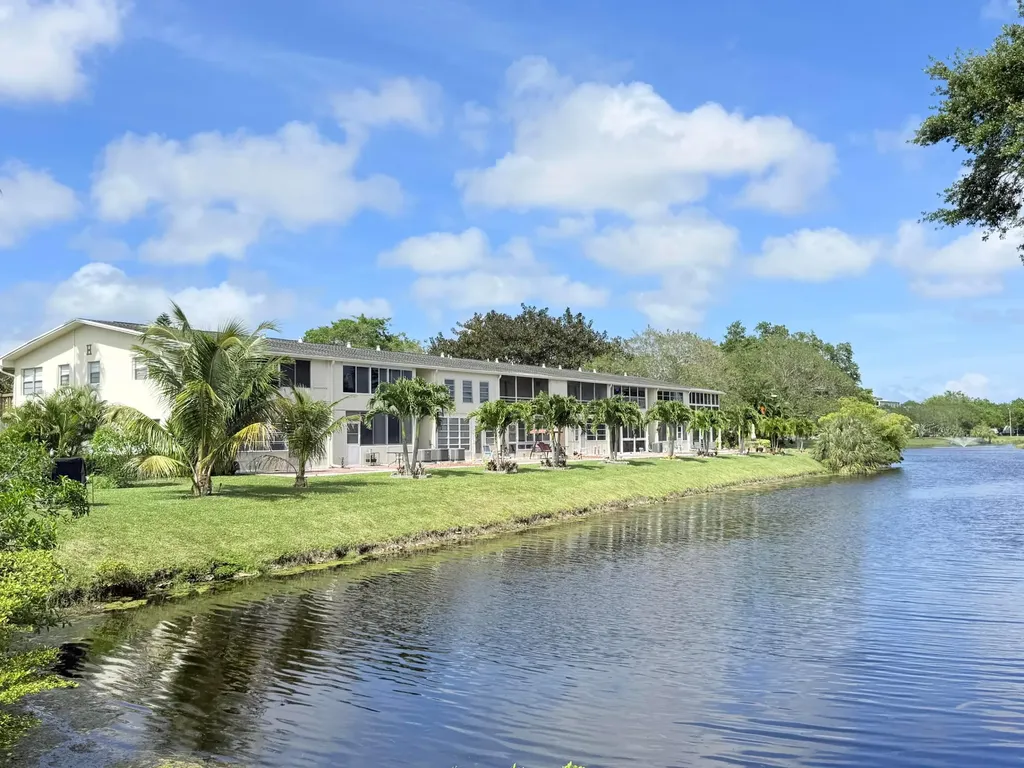 165 Tilford H Deerfield Beach FL 33442