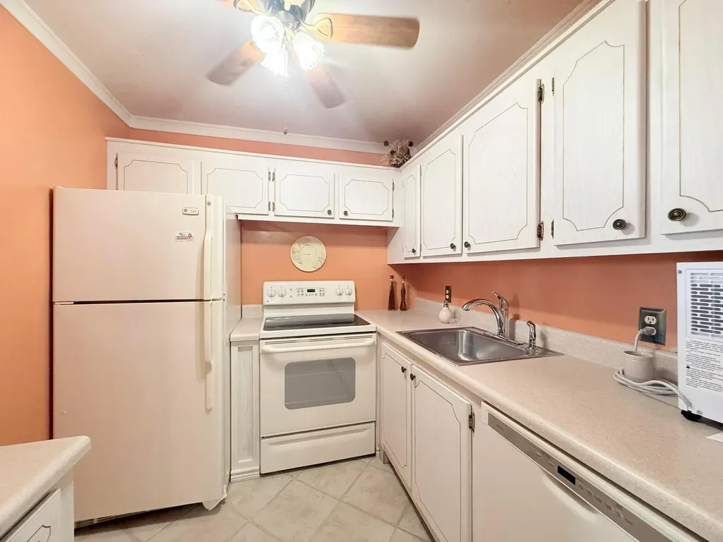 165 Tilford H Deerfield Beach FL 33442