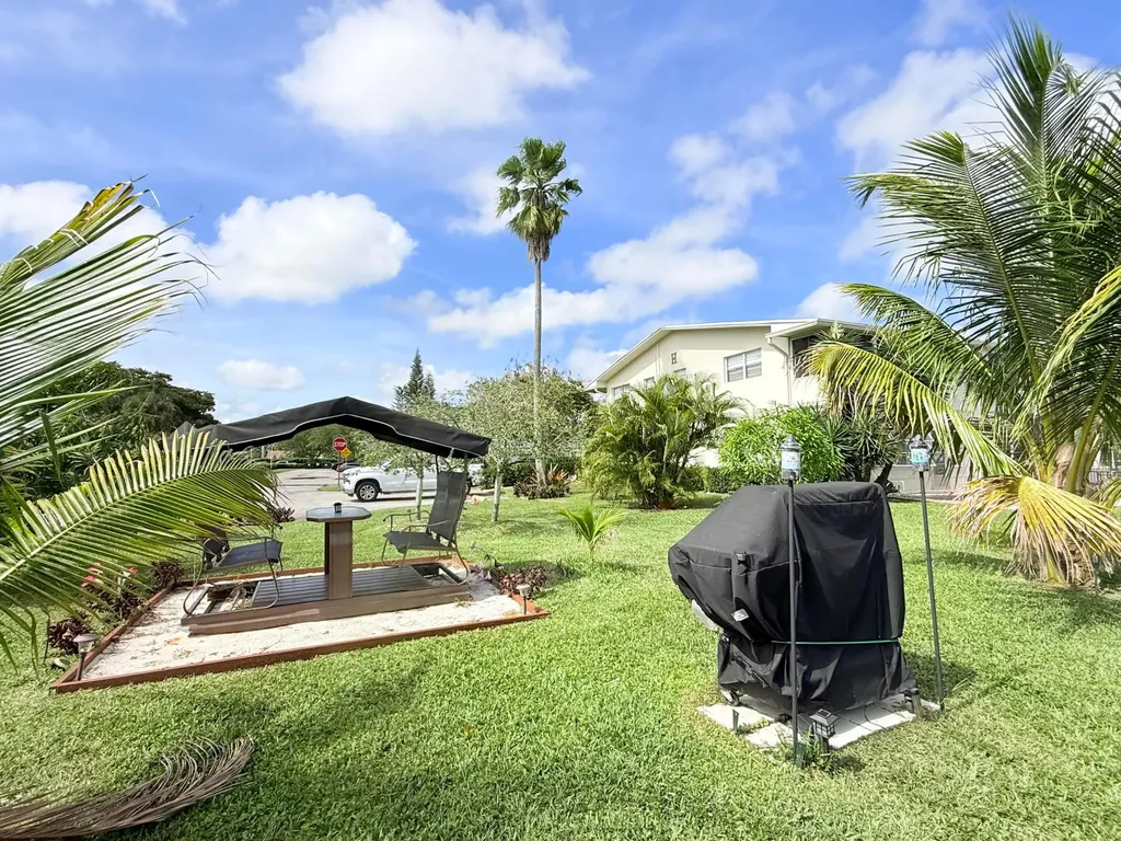 165 Tilford H Deerfield Beach FL 33442