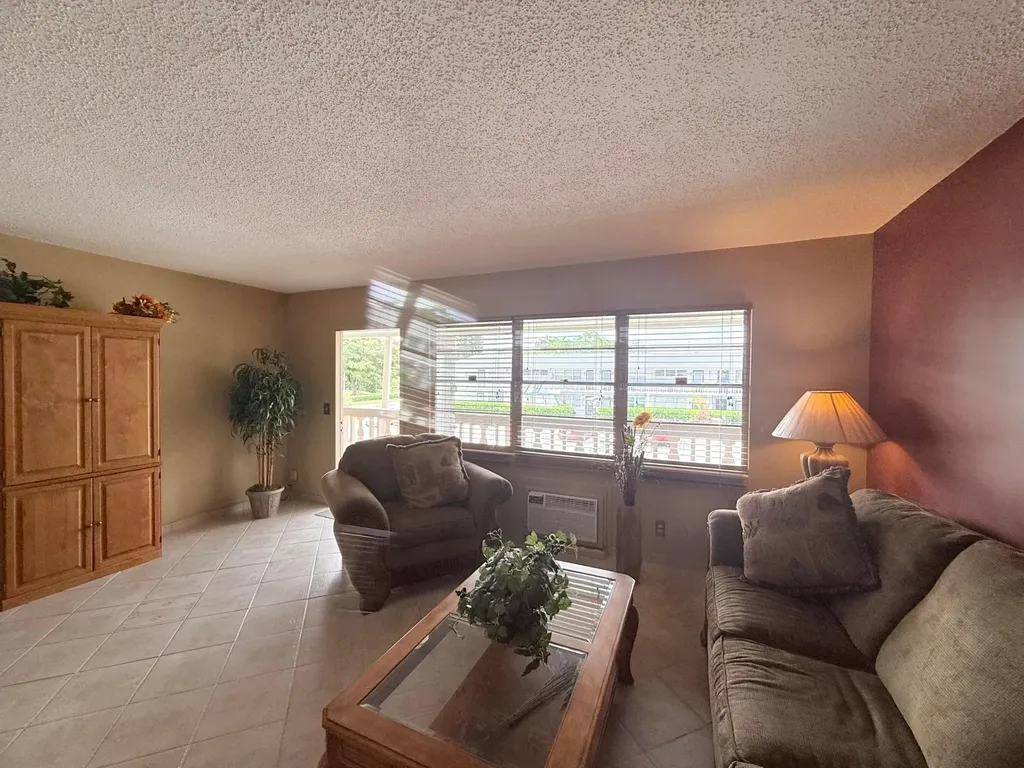 165 Tilford H Deerfield Beach FL 33442