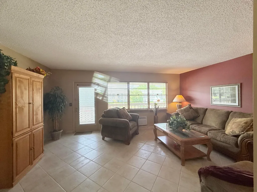165 Tilford H Deerfield Beach FL 33442