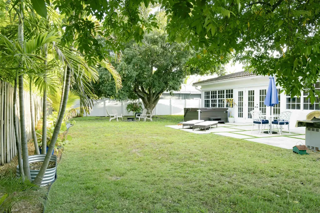 3930 NE 21st Avenue Fort Lauderdale FL 33308