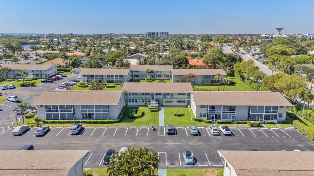 740 W Horizons W Boynton Beach FL 33435