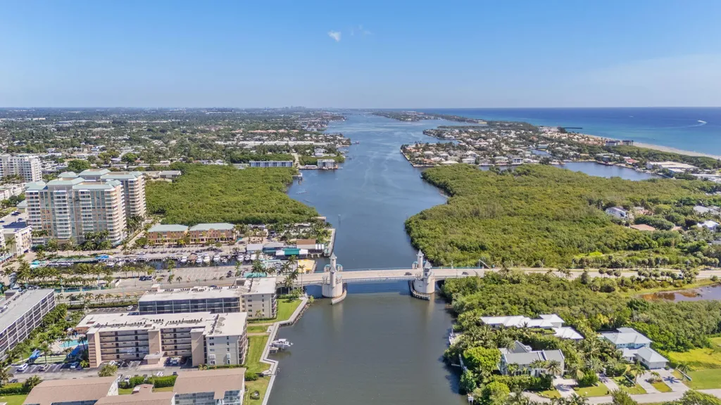 740 W Horizons W Boynton Beach FL 33435