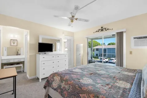 740 W Horizons W Boynton Beach FL 33435
